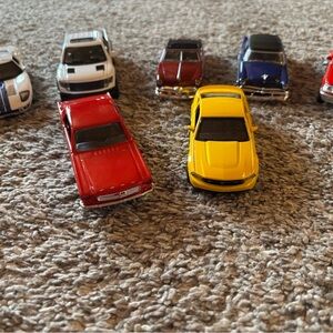 Assorted Die-Cast Pull Backs Toy Cars Set scale 1/32